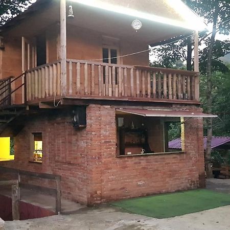 Oasis Gasamania Hotel Батуми Екстериор снимка